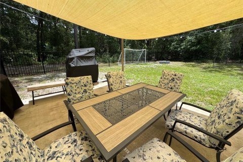 House in DeLand, Florida 5 bedrooms, 240.99 sq.m. № 2416488 - photo 23