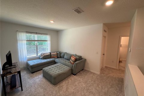 House in DeLand, Florida 5 bedrooms, 240.99 sq.m. № 2416488 - photo 14