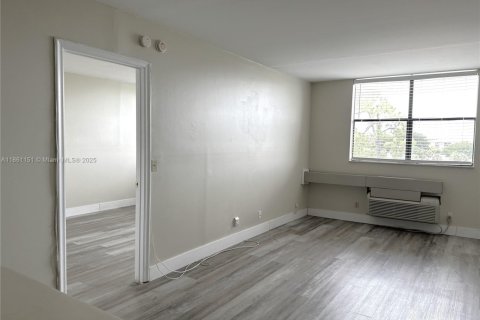 Copropriété à louer à Coral Springs, Floride: 1 chambre, 56.3 m2 № 1889325 - photo 9