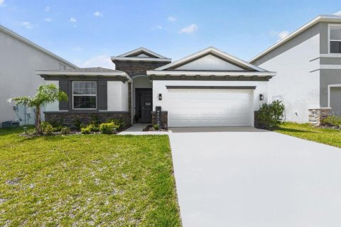 House in Brooksville, Florida 4 bedrooms, 189.99 sq.m. № 2303346
