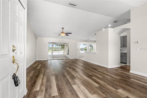Casa en venta en Port Orange, Florida, 3 dormitorios, 137.03 m2 № 2156955 - foto 5