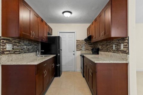 Купить коммерческую недвижимость в Форт-Лодердейл, Флорида 451.04м2, № 1958178 - фото 10