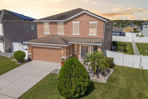 House in Kissimmee, Florida 4 bedrooms, 208.47 sq.m. № 1885748 - photo 1