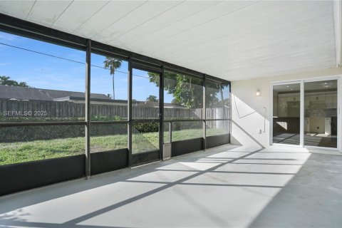 Купить виллу или дом в Санрайз, Флорида 3 спальни, 136.29м2, № 1993613 - фото 21