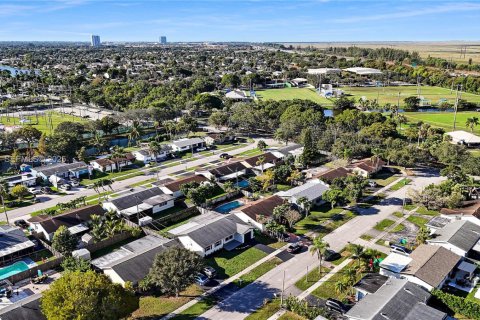 Купить виллу или дом в Санрайз, Флорида 3 спальни, 136.29м2, № 1993613 - фото 30