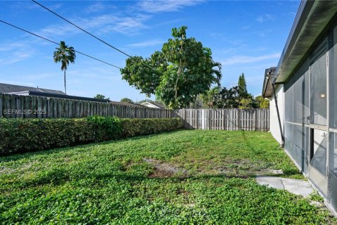 Купить виллу или дом в Санрайз, Флорида 3 спальни, 136.29м2, № 1993613 - фото 23