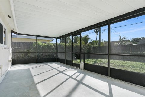 Купить виллу или дом в Санрайз, Флорида 3 спальни, 136.29м2, № 1993613 - фото 20