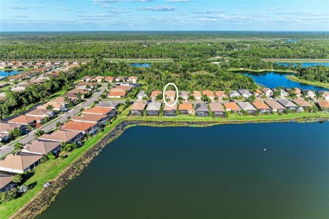 House in Venice, Florida 3 bedrooms, 220.46 sq.m. № 2431164 - photo 6