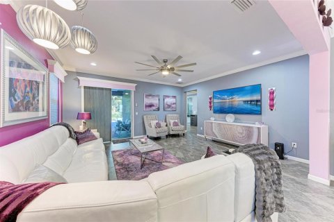 House in Venice, Florida 3 bedrooms, 220.46 sq.m. № 2431164 - photo 13