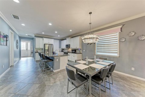 House in Venice, Florida 3 bedrooms, 220.46 sq.m. № 2431164 - photo 21