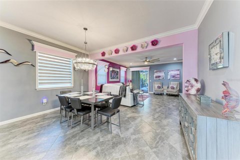 House in Venice, Florida 3 bedrooms, 220.46 sq.m. № 2431164 - photo 23