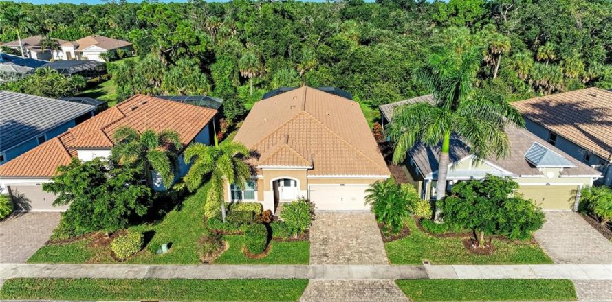 House in Venice, Florida 3 bedrooms, 220.46 sq.m. № 2431164