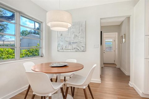 Casa en venta en Sarasota, Florida, 3 dormitorios, 127.46 m2 № 2203468 - foto 11