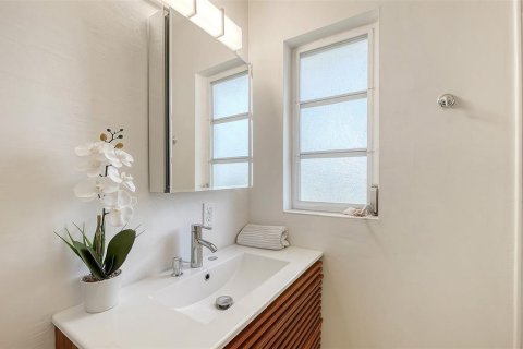 Casa en venta en Sarasota, Florida, 3 dormitorios, 127.46 m2 № 2203468 - foto 24