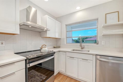 Casa en venta en Sarasota, Florida, 3 dormitorios, 127.46 m2 № 2203468 - foto 14