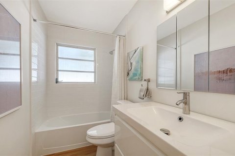 Casa en venta en Sarasota, Florida, 3 dormitorios, 127.46 m2 № 2203468 - foto 28