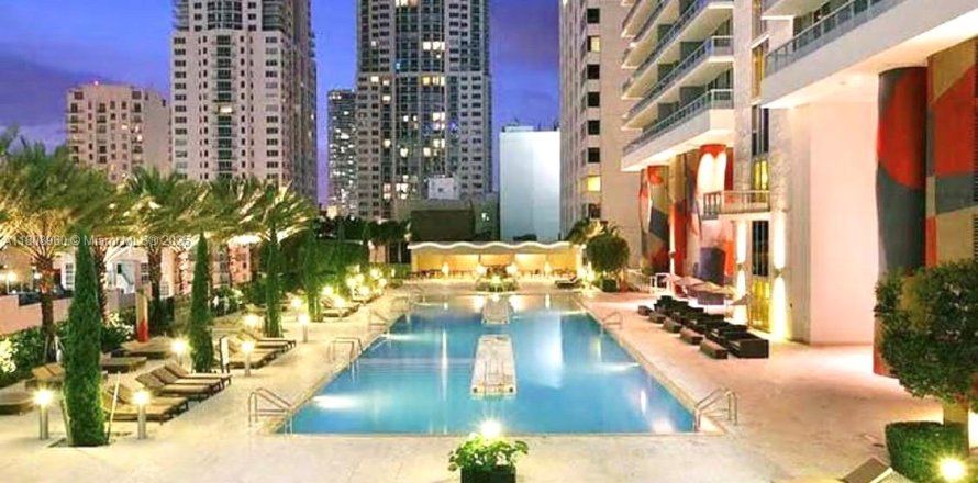Estudio en el Condominio en Miami, Florida № 1768365