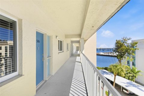 Condominio en venta en Bradenton, Florida, 3 dormitorios, 238.02 m2 № 2212402 - foto 2