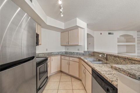 Condo in Orlando, Florida, 1 bedroom № 2214595 - photo 7