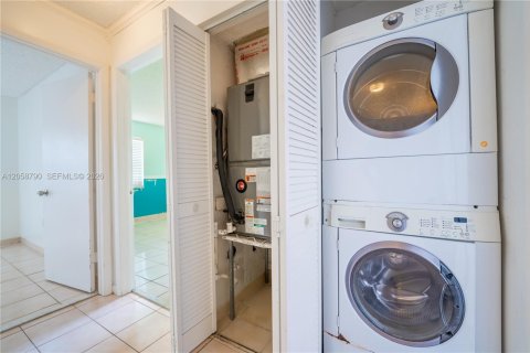 Copropriété à vendre à Miami, Floride: 3 chambres, 95.69 m2 № 2247769 - photo 10