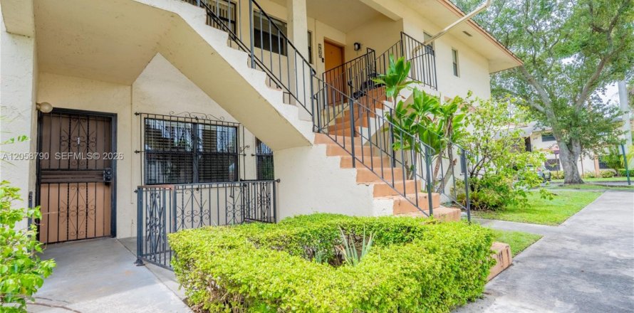 Condo à Miami, Floride, 3 chambres  № 2247769