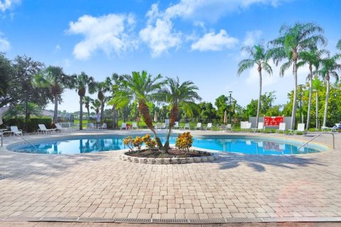 House in Kissimmee, Florida 3 bedrooms, 116.03 sq.m. № 2096636 - photo 25