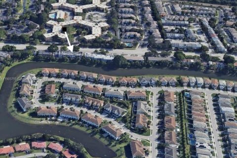 Снять в аренду кондоминиум в Дирфилд-Бич, Флорида 2 спальни, 126.35м2, № 1956408 - фото 2