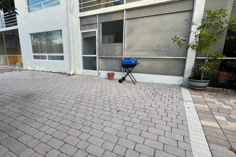 Снять в аренду кондоминиум в Дирфилд-Бич, Флорида 2 спальни, 126.35м2, № 1956408 - фото 3