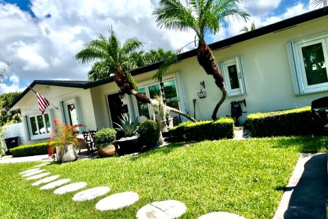 House in Cutler Bay, Florida 4 bedrooms, 213.49 sq.m. № 1848292 - photo 7