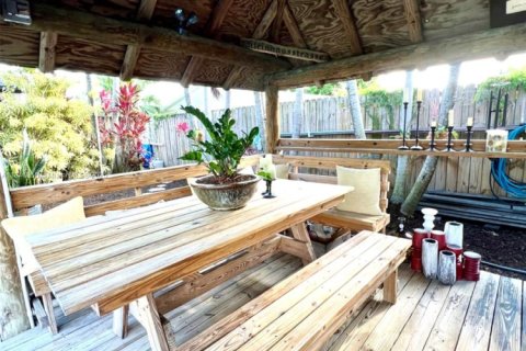 House in Cutler Bay, Florida 4 bedrooms, 213.49 sq.m. № 1848292 - photo 4
