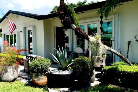 House in Cutler Bay, Florida 4 bedrooms, 213.49 sq.m. № 1848292 - photo 8