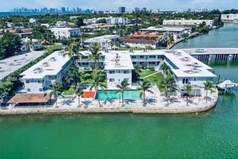 Condo in Miami Beach, Florida, 2 bedrooms  № 1836808 - photo 3