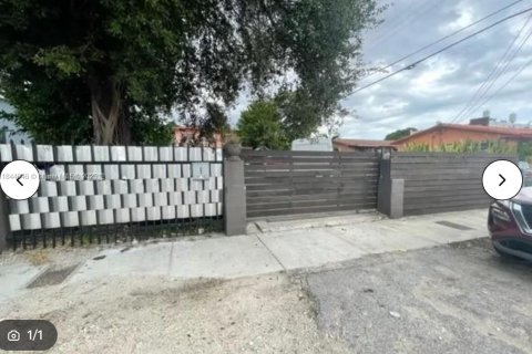 Купить коммерческую недвижимость в Майами, Флорида 222.87м2, № 2024307 - фото 14