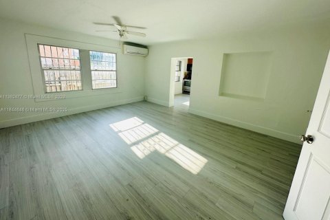 Купить коммерческую недвижимость в Майами, Флорида 222.87м2, № 2024307 - фото 9