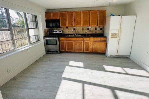 Купить коммерческую недвижимость в Майами, Флорида 222.87м2, № 2024307 - фото 11