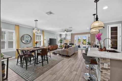 House in Apollo Beach, Florida 4 bedrooms, 192.68 sq.m. № 2423790 - photo 22