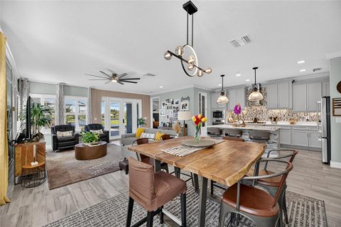 House in Apollo Beach, Florida 4 bedrooms, 192.68 sq.m. № 2423790 - photo 24
