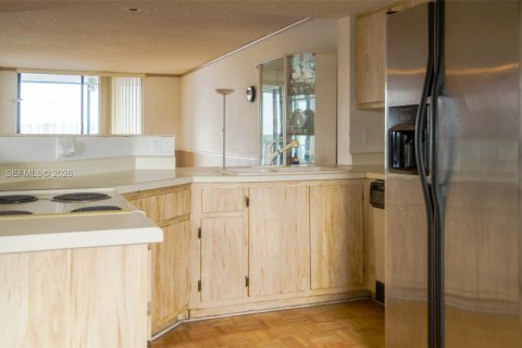 Condo in Oakland Park, Florida, 2 bedrooms  № 2022106 - photo 6