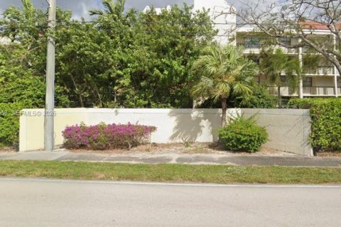 Кондоминиум с 2 спальнями в Окленд-Парк, Флорида № 2022106