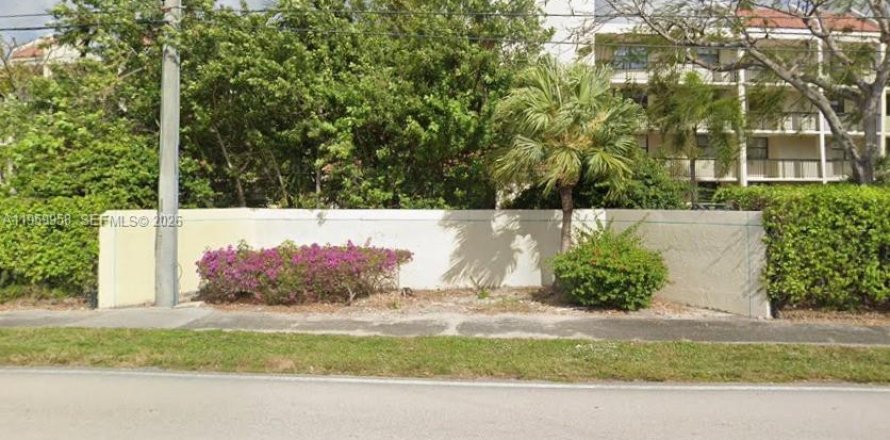 Кондоминиум с 2 спальнями в Окленд-Парк, Флорида № 2022106