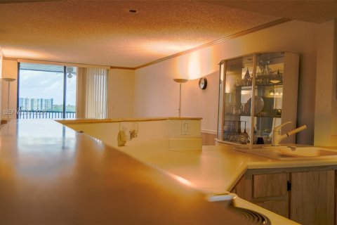 Condo in Oakland Park, Florida, 2 bedrooms  № 2022106 - photo 29