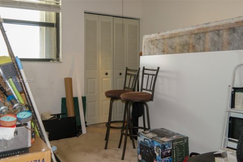 Condo in Oakland Park, Florida, 2 bedrooms  № 2022106 - photo 26