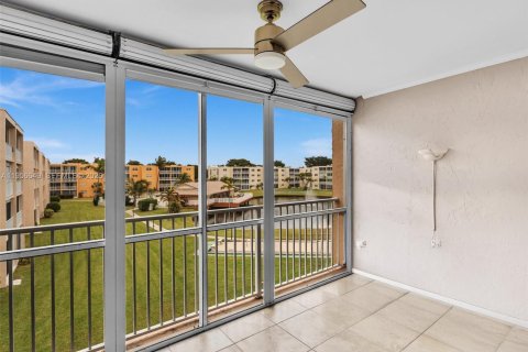 Condo in Dania Beach, Florida, 2 bedrooms  № 2022085 - photo 21