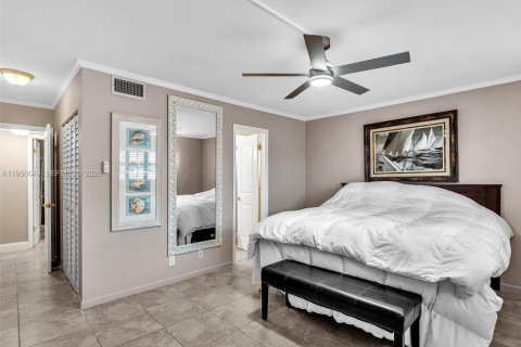 Condo in Dania Beach, Florida, 2 bedrooms  № 2022085 - photo 28