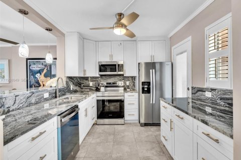 Condo in Dania Beach, Florida, 2 bedrooms  № 2022085 - photo 7