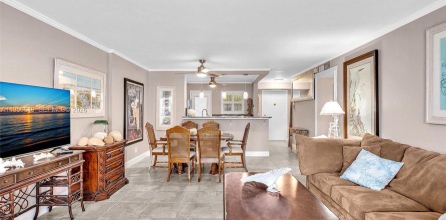 Condo in Dania Beach, Florida, 2 bedrooms  № 2022085