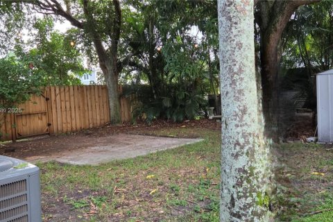 Снять в аренду виллу или дом в Холливуд, Флорида 3 спальни, 127.28м2, № 1892555 - фото 18