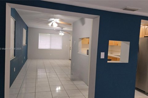 Снять в аренду виллу или дом в Холливуд, Флорида 3 спальни, 127.28м2, № 1892555 - фото 16