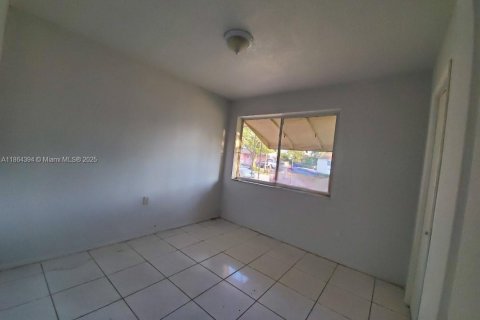 Снять в аренду виллу или дом в Холливуд, Флорида 3 спальни, 127.28м2, № 1892555 - фото 21