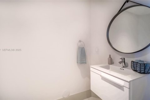 Condo in North Miami Beach, Florida, 3 bedrooms № 1991503 - photo 18